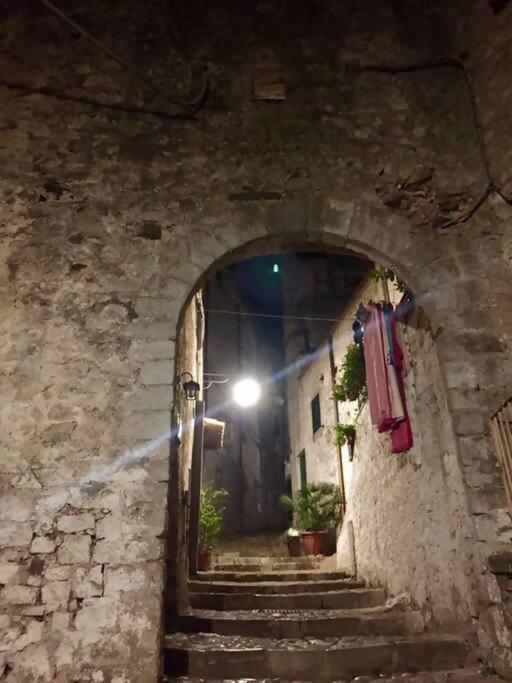 Casa Con Ampio Giardino In Centro La Taverna Villa อิทริ ภายนอก รูปภาพ