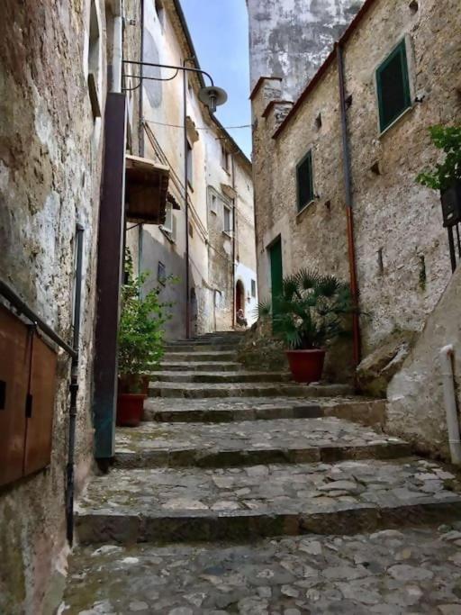 Casa Con Ampio Giardino In Centro La Taverna Villa อิทริ ภายนอก รูปภาพ